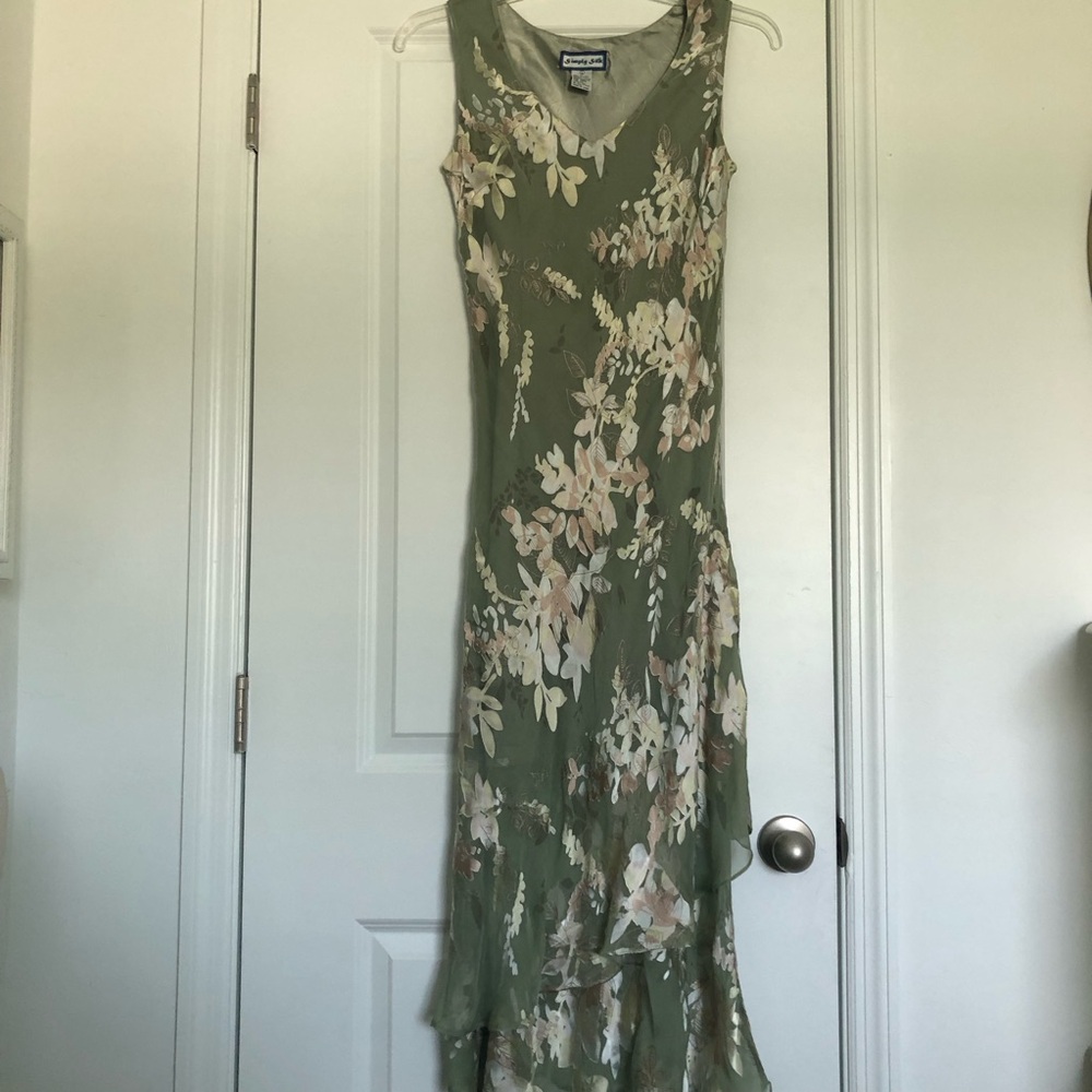 Simply Silk Floral Green Sleeveless Dress